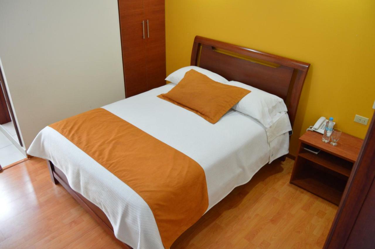 Hotel Lumar Tulcan Bagian luar foto