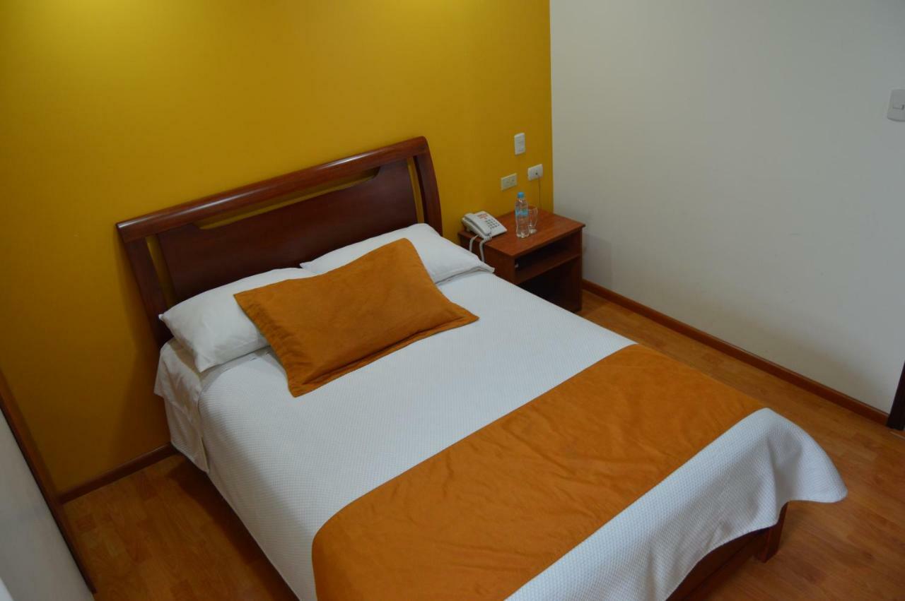 Hotel Lumar Tulcan Bagian luar foto