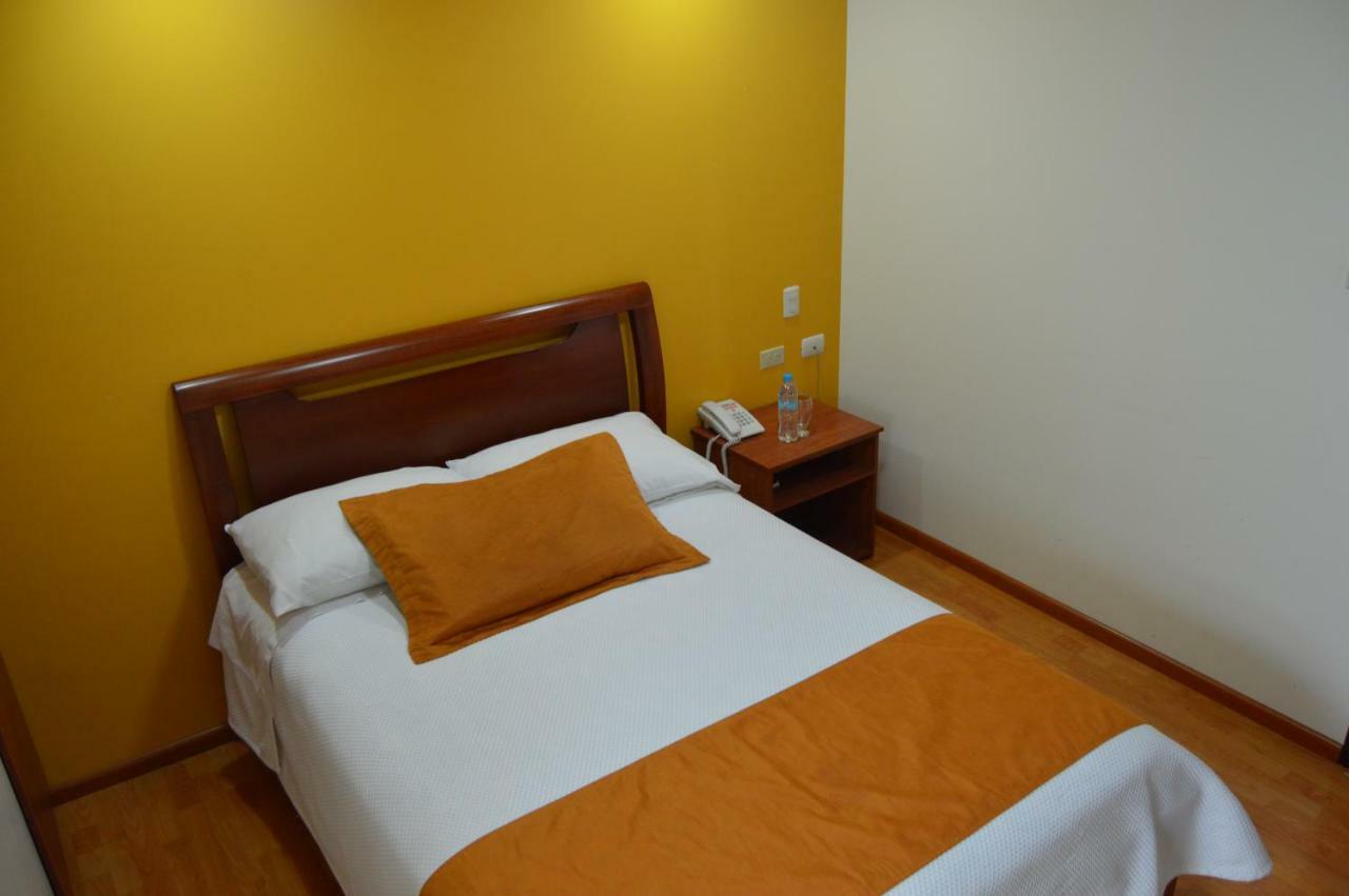 Hotel Lumar Tulcan Bagian luar foto