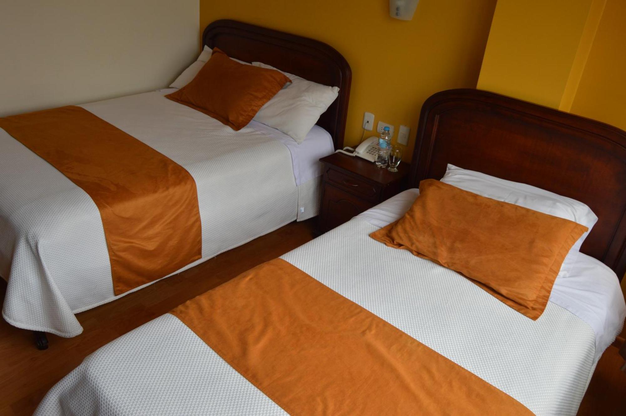 Hotel Lumar Tulcan Bagian luar foto