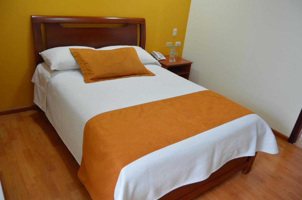 Hotel Lumar Tulcan Bagian luar foto