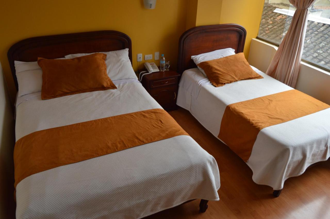 Hotel Lumar Tulcan Bagian luar foto
