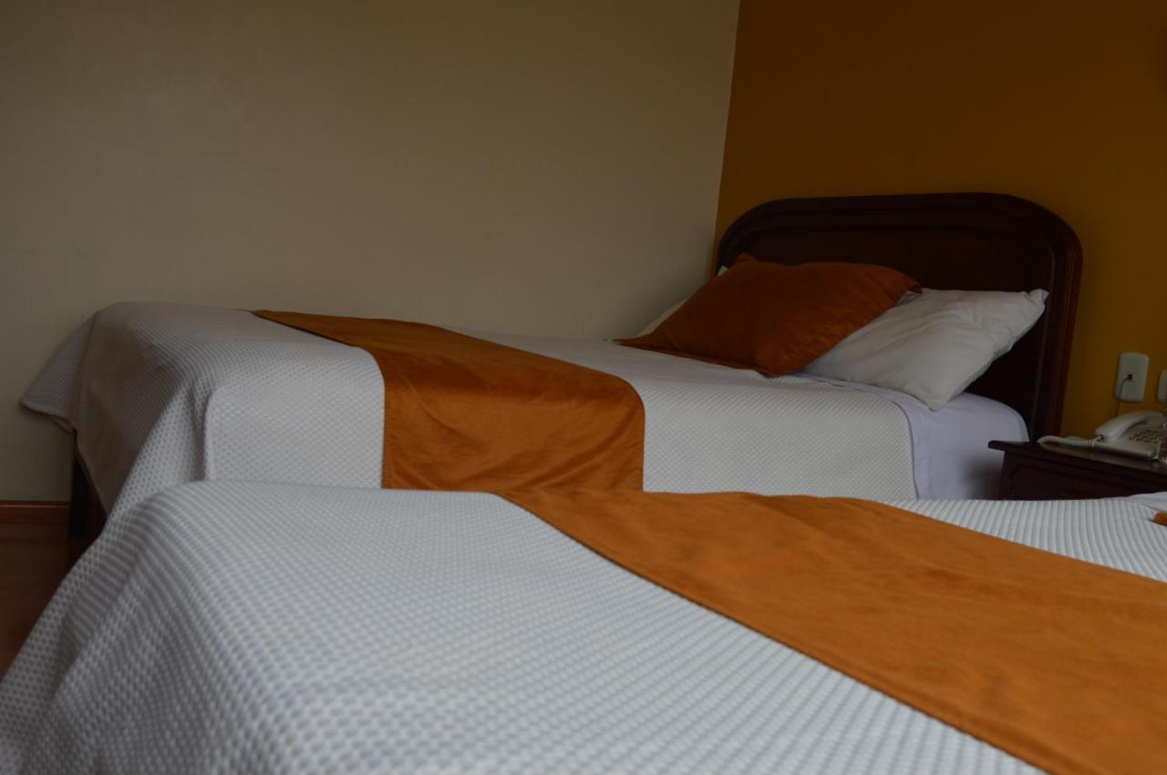 Hotel Lumar Tulcan Bagian luar foto